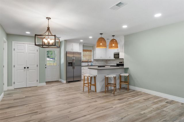 4884 Holly Lane W, Montgomery, TX 77316
