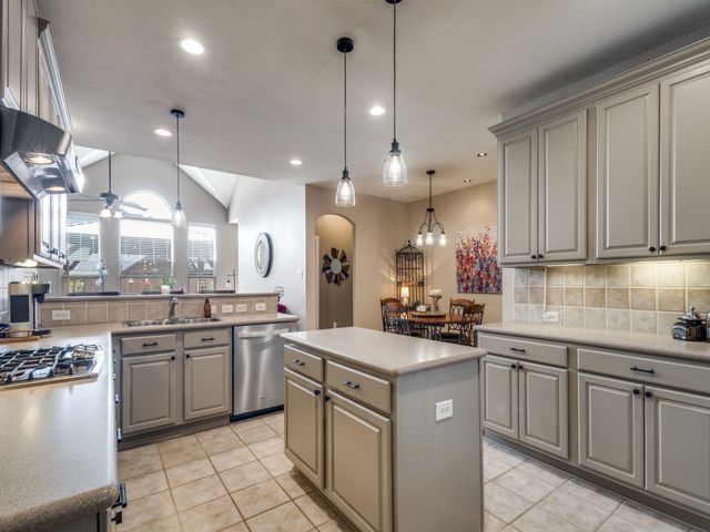 1301 Glen Hollow Lane, Flower Mound, TX 75028