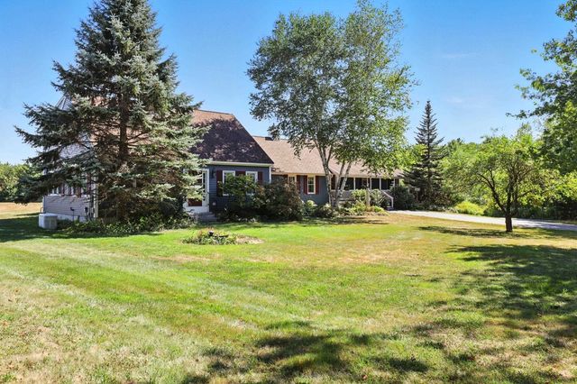 109 Old Center Road, Deerfield, NH 03037
