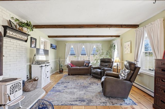 109 Old Center Road, Deerfield, NH 03037