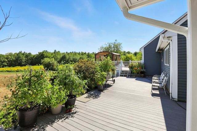 109 Old Center Road, Deerfield, NH 03037