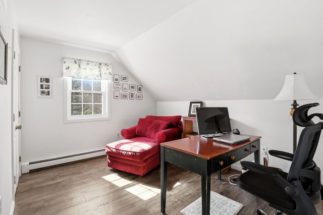 109 Old Center Road, Deerfield, NH 03037