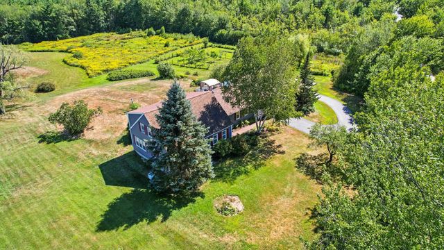 109 Old Center Road, Deerfield, NH 03037