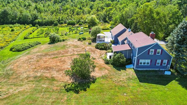 109 Old Center Road, Deerfield, NH 03037