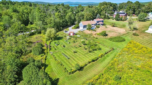 109 Old Center Road, Deerfield, NH 03037