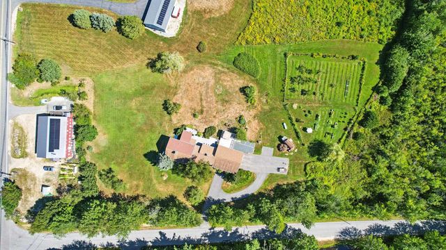 109 Old Center Road, Deerfield, NH 03037