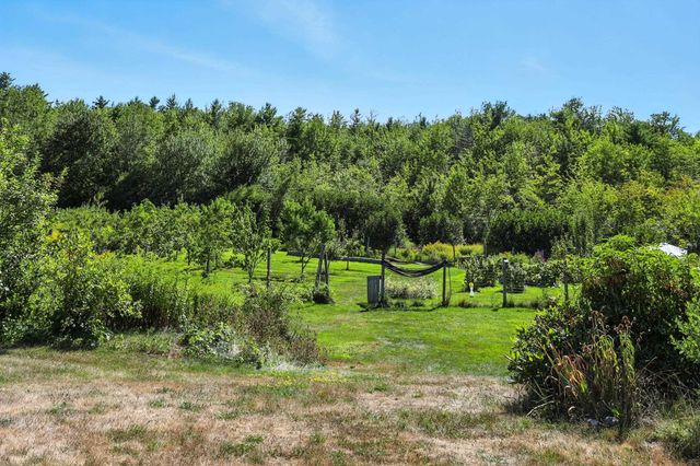 109 Old Center Road, Deerfield, NH 03037