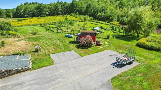 109 Old Center Road, Deerfield, NH 03037