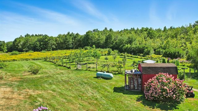 109 Old Center Road, Deerfield, NH 03037