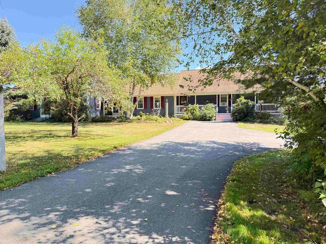 109 Old Center Road, Deerfield, NH 03037