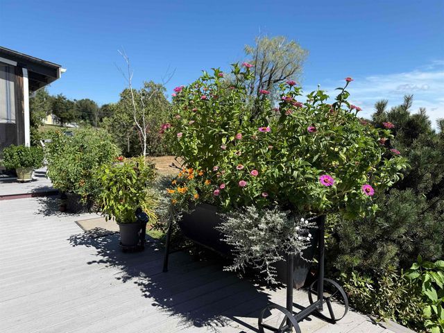 109 Old Center Road, Deerfield, NH 03037