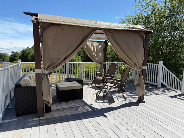 109 Old Center Road, Deerfield, NH 03037