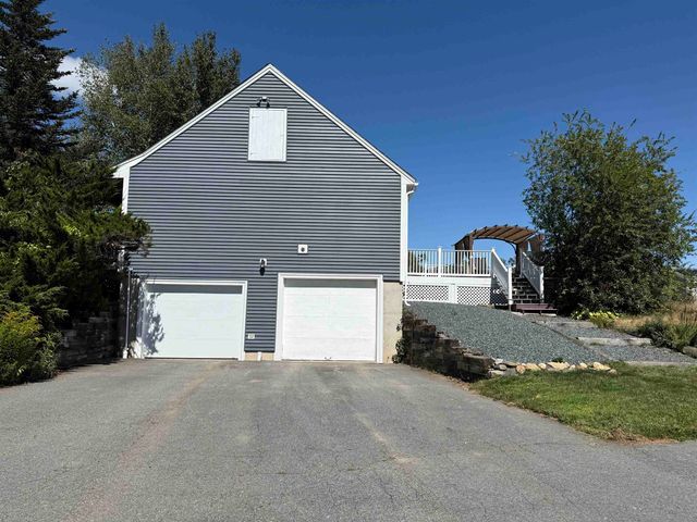 109 Old Center Road, Deerfield, NH 03037