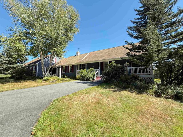 109 Old Center Road, Deerfield, NH 03037
