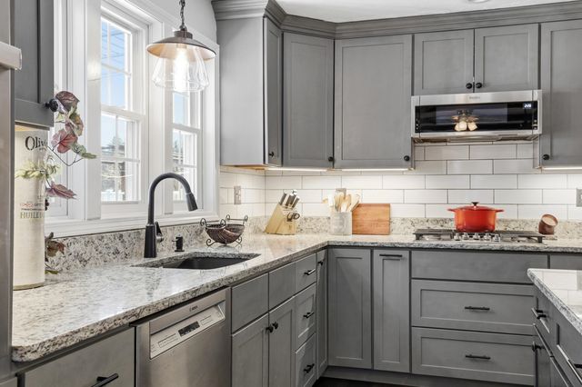 109 Old Center Road, Deerfield, NH 03037