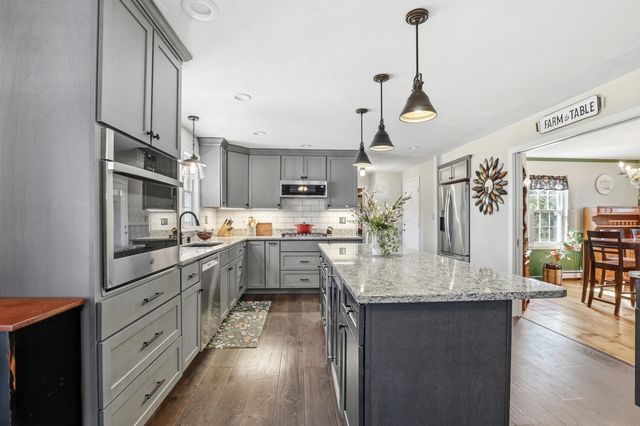 109 Old Center Road, Deerfield, NH 03037