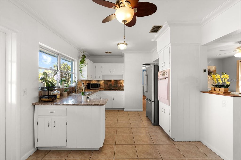 Image 13 of property listing at 1528 CITRUS STREET, Clearwater, FL 33756