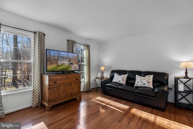 5356 WADE LN, Woodbridge, VA 22192