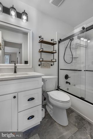 5356 WADE LN, Woodbridge, VA 22192