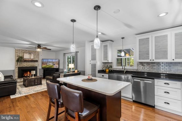 5356 WADE LN, Woodbridge, VA 22192