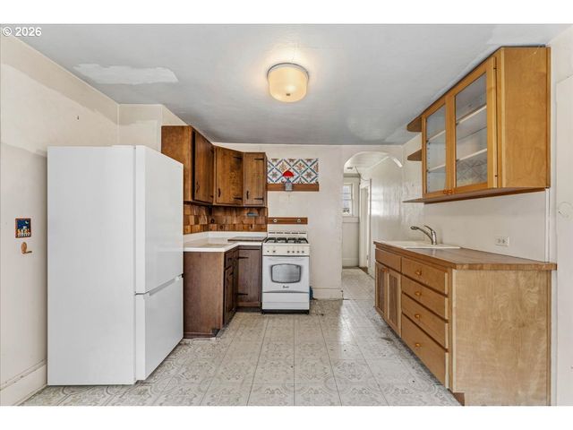 4634 Ne 31ST Ave, Portland, OR 97211