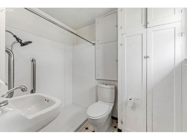 4634 Ne 31ST Ave, Portland, OR 97211