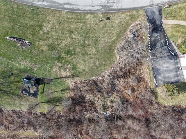 0 Gaelic Dr, Hempfield Twp, PA 15601