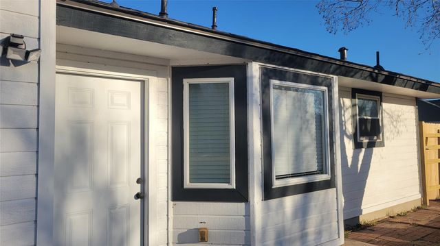 1903 Londonderry DR, Leander, TX 78641