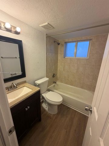 220 NW 7th Avenue 1, Miami, FL 33128