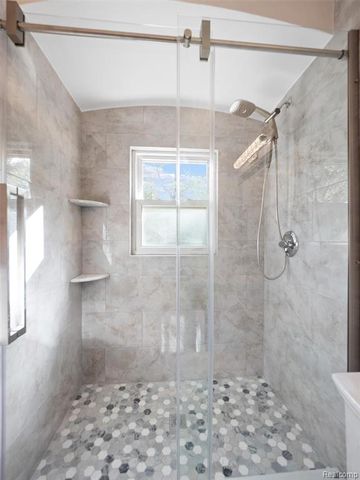 2046 Yorkshire Road, Birmingham, MI 48009