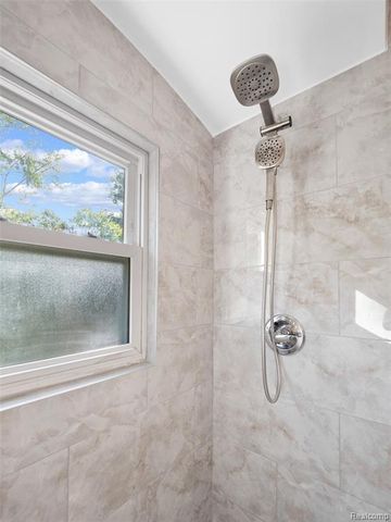 2046 Yorkshire Road, Birmingham, MI 48009