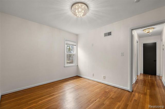 2046 Yorkshire Road, Birmingham, MI 48009