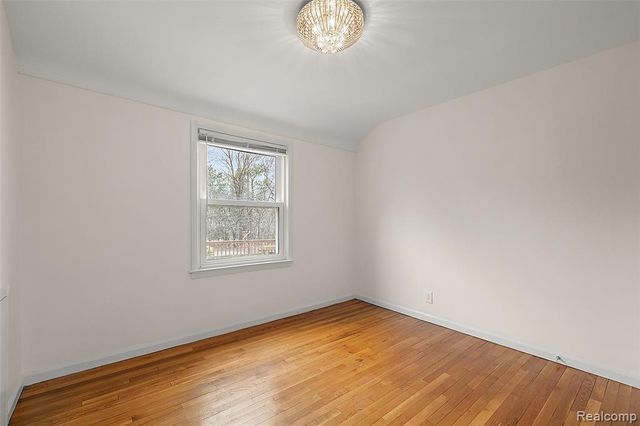 2046 Yorkshire Road, Birmingham, MI 48009