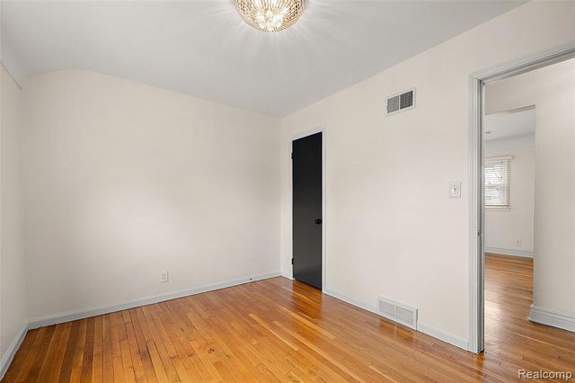 2046 Yorkshire Road, Birmingham, MI 48009