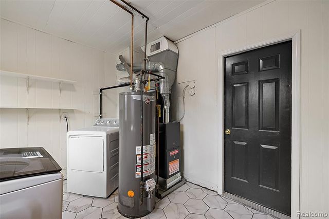 2046 Yorkshire Road, Birmingham, MI 48009