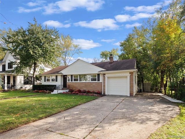 2046 Yorkshire Road, Birmingham, MI 48009