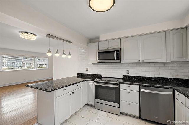 2046 Yorkshire Road, Birmingham, MI 48009