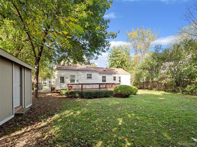 2046 Yorkshire Road, Birmingham, MI 48009