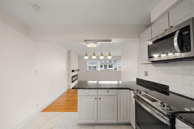 2046 Yorkshire Road, Birmingham, MI 48009