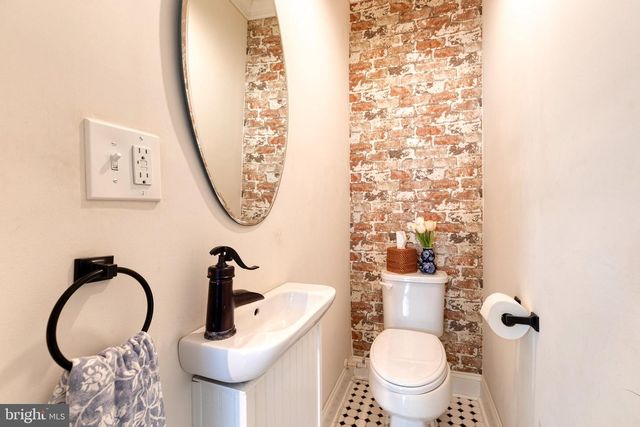 6504 MAPLEWOOD RD, Baltimore, MD 21212