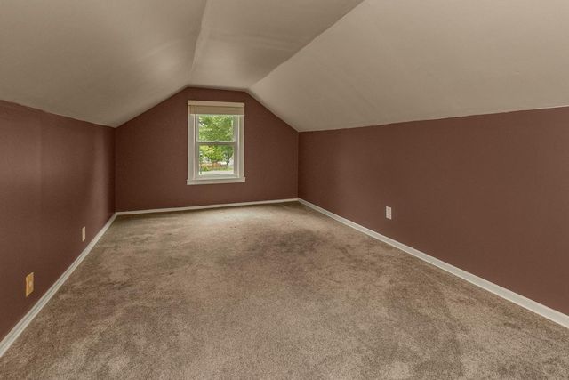 87 Wheelock Parkway W, Saint Paul, MN 55117