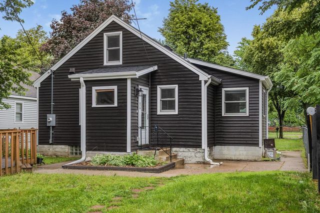 87 Wheelock Parkway W, Saint Paul, MN 55117