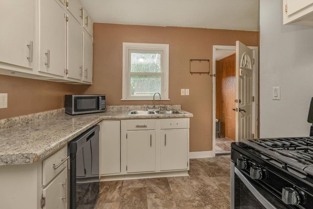 87 Wheelock Parkway W, Saint Paul, MN 55117