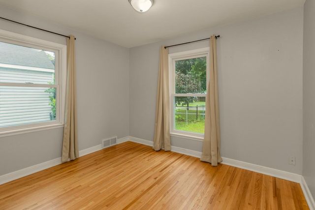 87 Wheelock Parkway W, Saint Paul, MN 55117