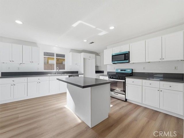 2775 S Buena Vista, Corona, CA 92882