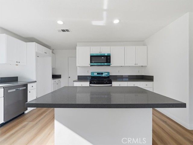 2775 S Buena Vista, Corona, CA 92882