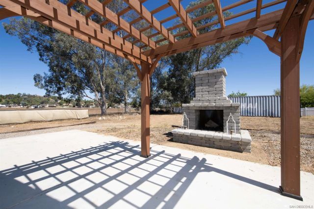 1355 Franklin Ln, Ramona, CA 92065