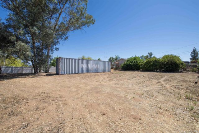 1355 Franklin Ln, Ramona, CA 92065