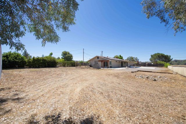 1355 Franklin Ln, Ramona, CA 92065