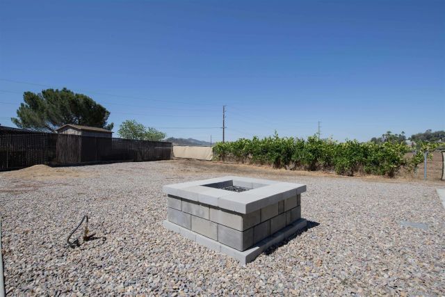 1355 Franklin Ln, Ramona, CA 92065